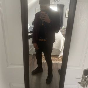 Meet your Posher, Adrian